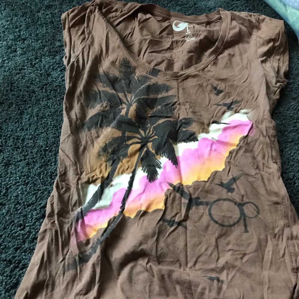 Shirts - Picture 4 of 6